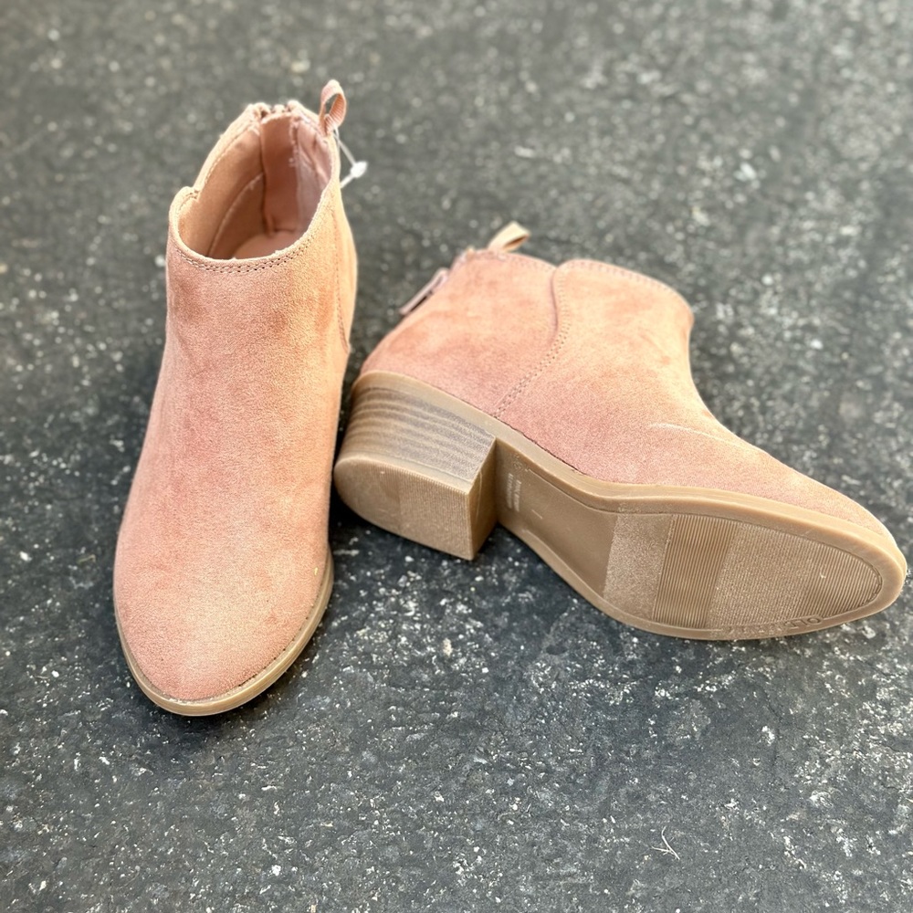 Girls suede booties